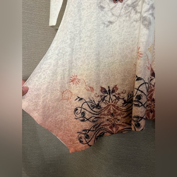 Jess & Jane Medallion Rhinestone Top Blouse - Picture 4 of 9